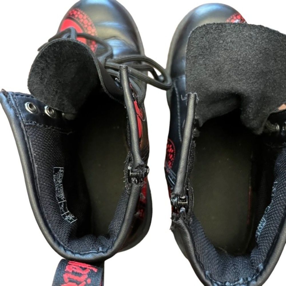 Dr Martens Youth Delaney Heart Boots - Picture 9 of 13